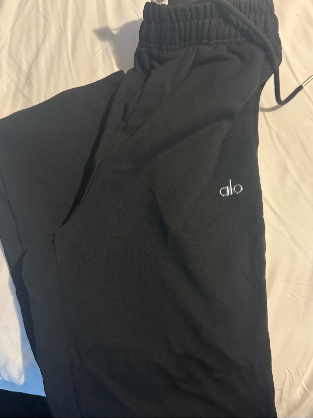 ALO Yoga accolade set + boxy tee
Black straight leg Sweatpants crew sweatshirt - Picture 2 of 7